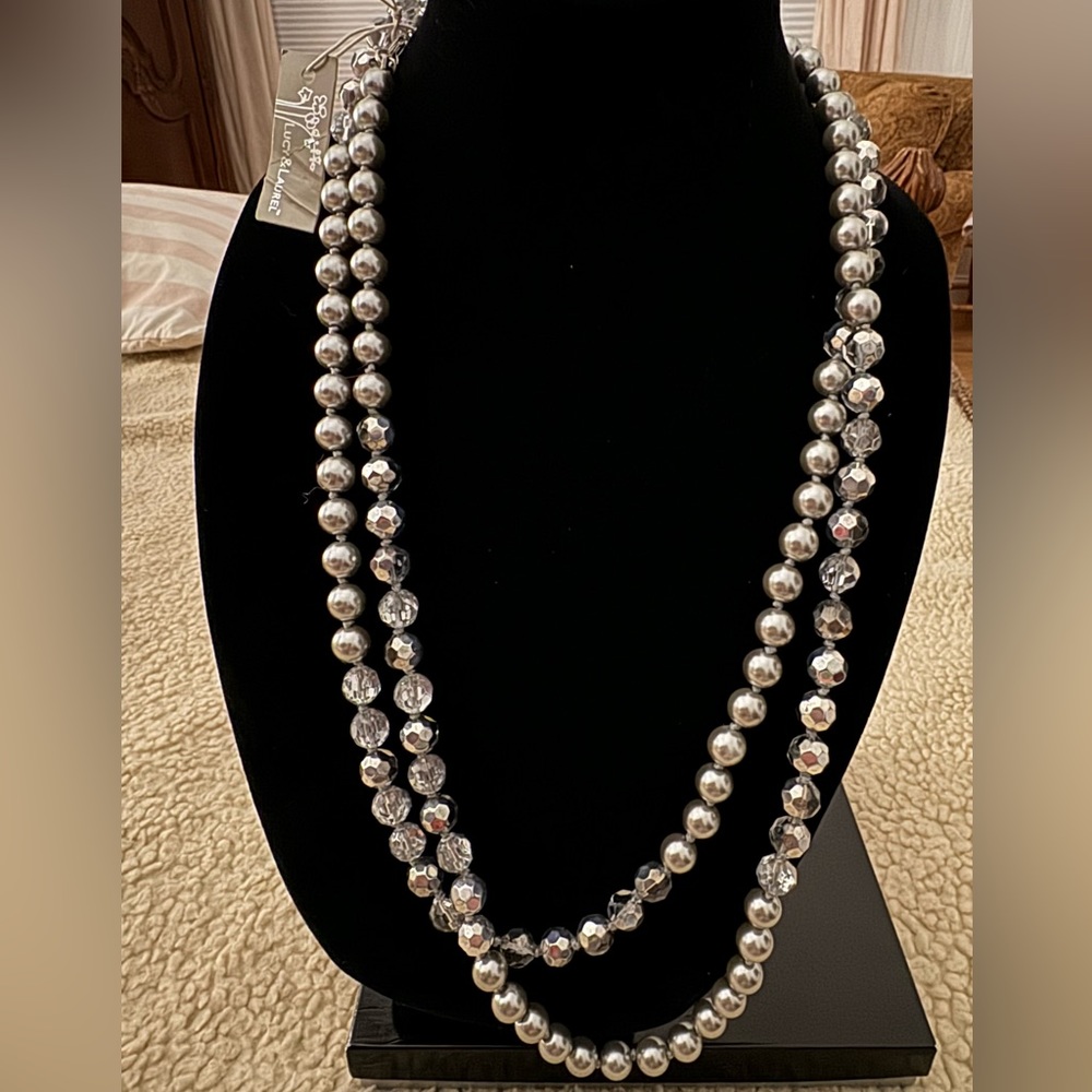 lucy & laurel NWT crystal silver beaded Long Fashion statement necklace